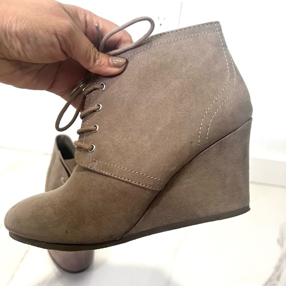 Arizona Jean Company Lexie Taupe Wedge Booties - Picture 5 of 7